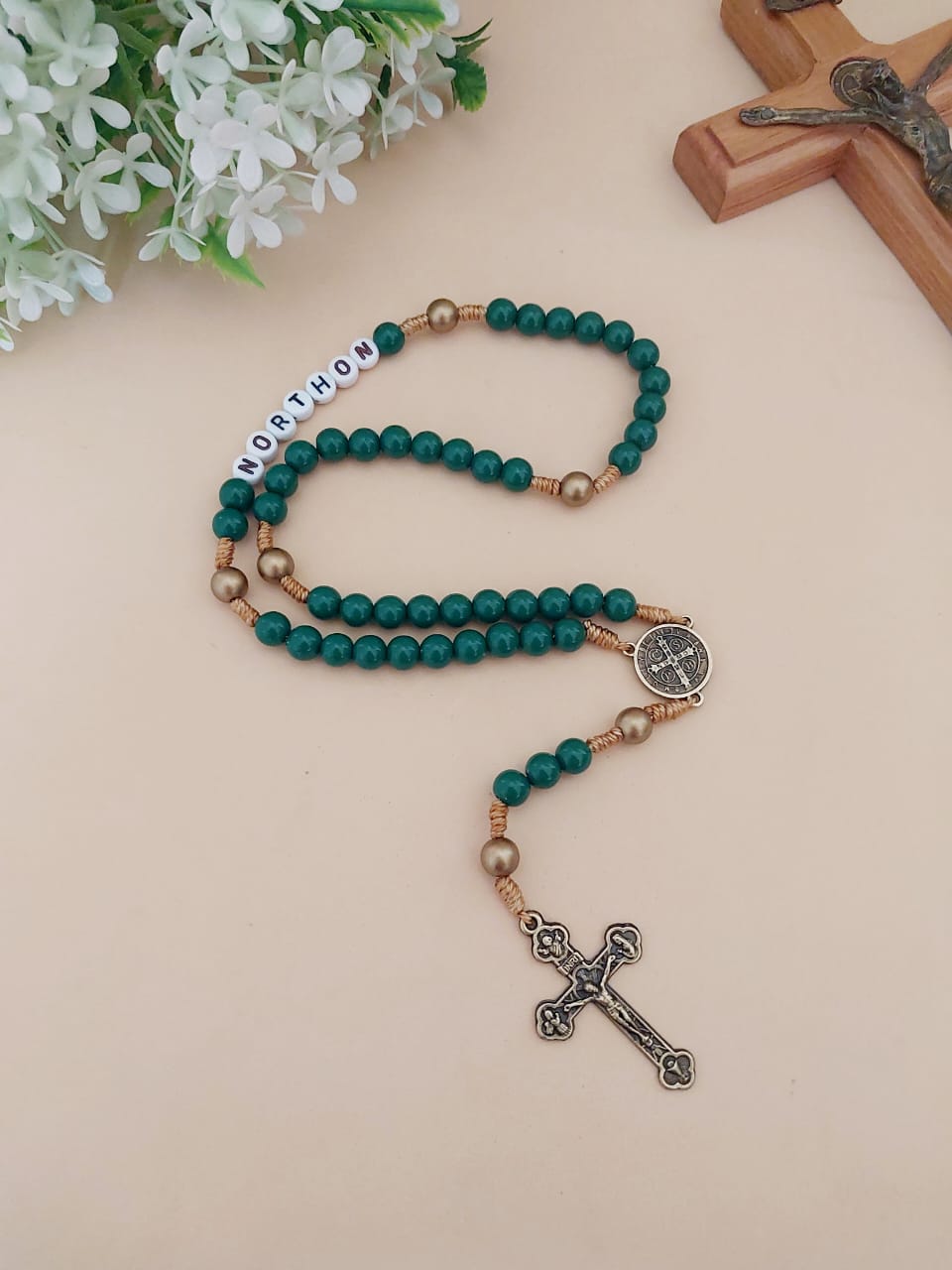 TERÇO PERSONALIZADO VERDE ESCURO/OURO VELHO